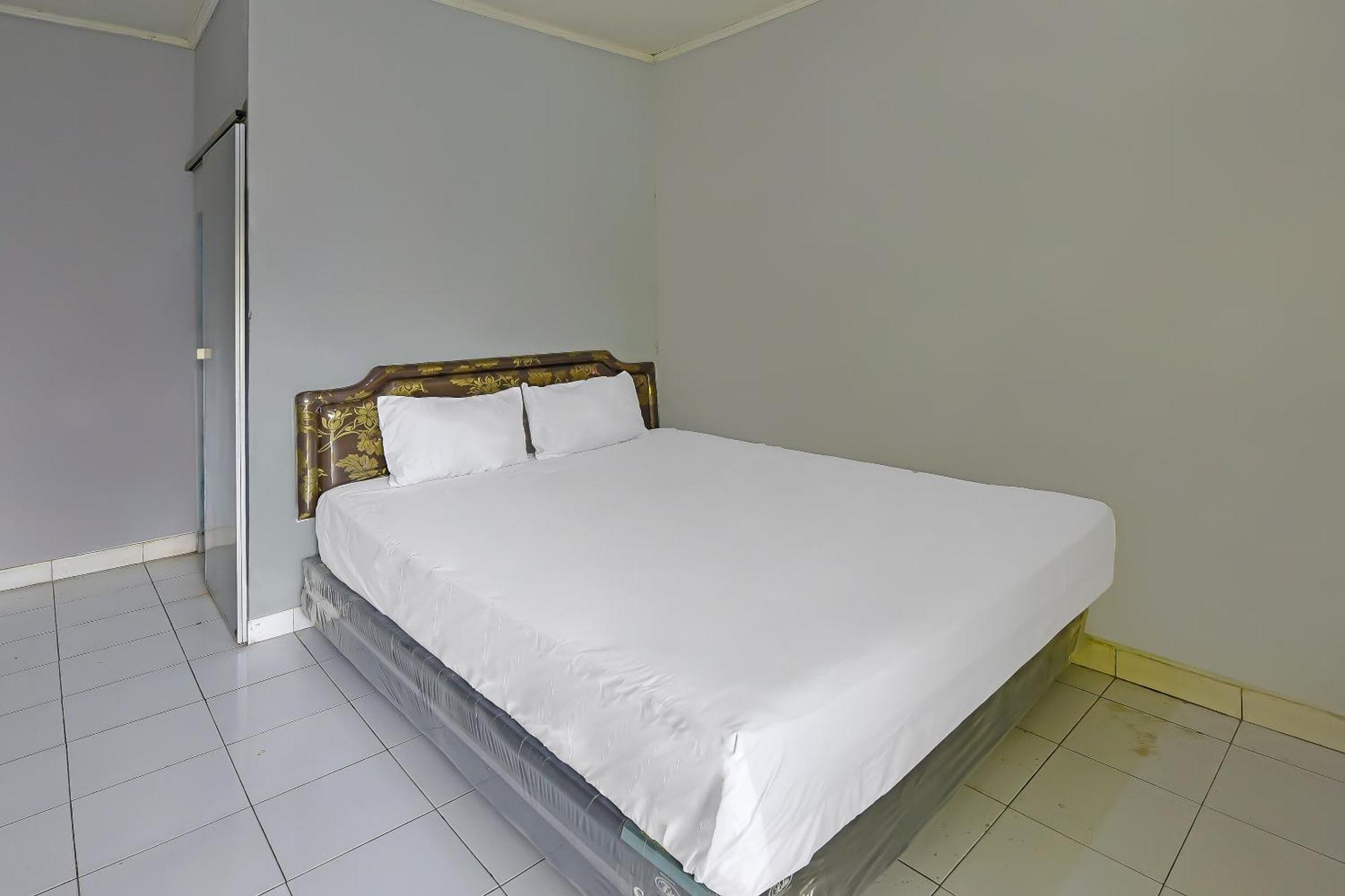 Spot On 91905 Hotel Cipto Arum Cilacap Exteriör bild